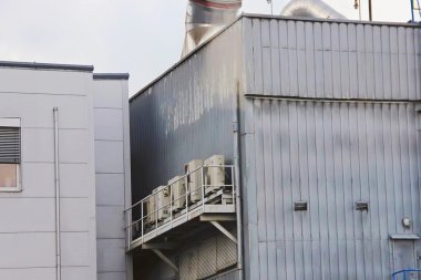 Fabrika üretim alanı, boru ve tank, sanayi bölgesi ve co