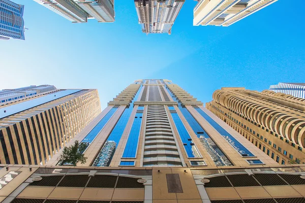 2014 年 4 月 7 日、アラブ首長国連邦ドバイ高層ビル高上昇します。 — ストック写真