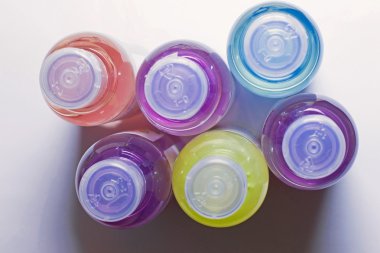 Kozmetik Şişeler, kozmetik sıvı, duş jelleri, şampuan, kozmetik ve şişe sıvı sabun için grubu