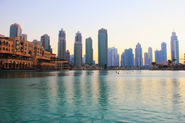 Dubai mesire şarkı çeşmeler mimar arka plan üzerinde