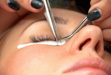 kirpik uzatma işlemi, güzellik sanayi güzellik salonları