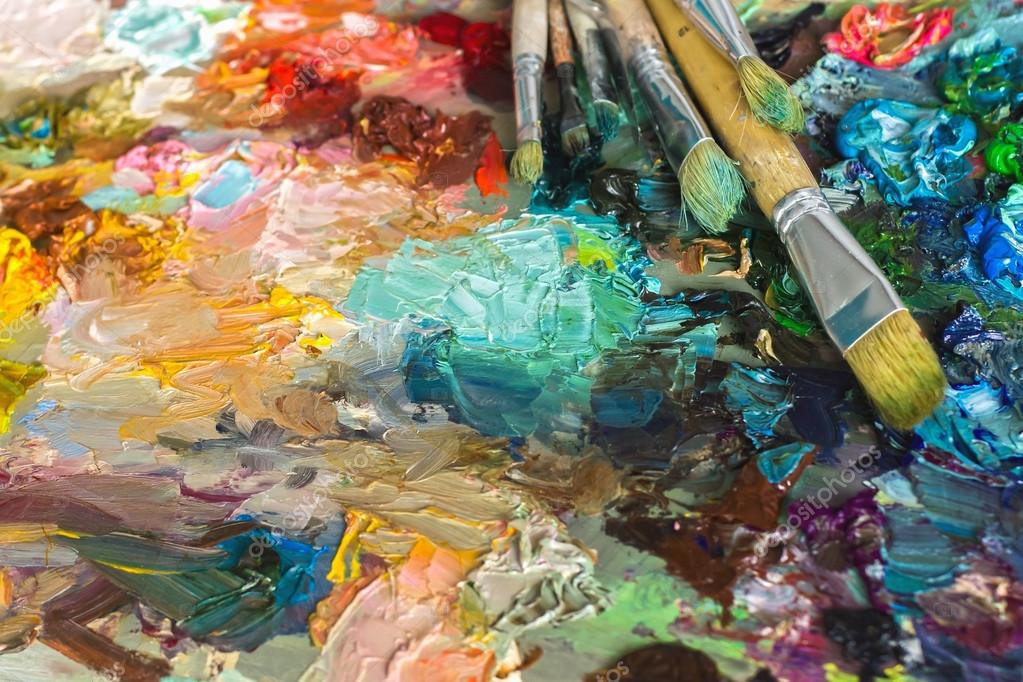 Artist's palette with oil paints and brushes used for painting a Stock  Illustration by ©KoliadzynskaIryna #116123014