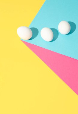 Yumurtalarla asgari sanat yerçekimi kavramı. 