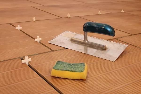 Profesyonel araçlar ile döşeli zemin