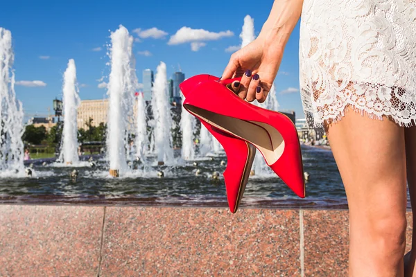 Kırmızı ayakkabılar