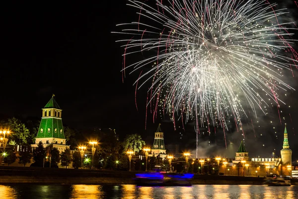 Kremlin yakınındaki havai fişek