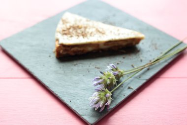 beyaz çikolatalı kek