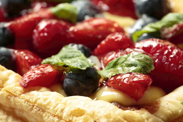 Puff pastry tart wth fruits