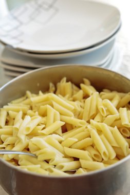 bir pot makarna pişmiş