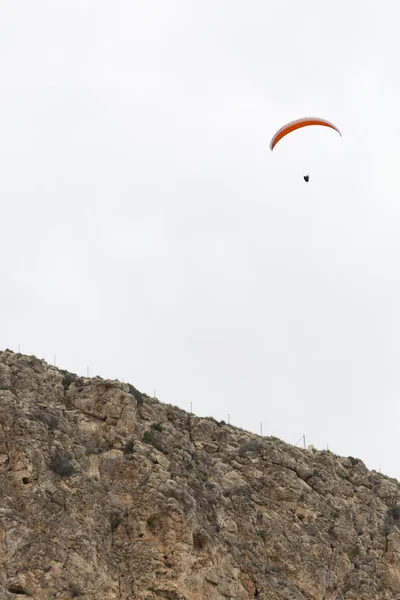 Mensen doen paragliding — Stockfoto