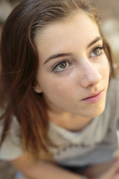 Portrait of teenage girl with natural light — Stock Photo, Image