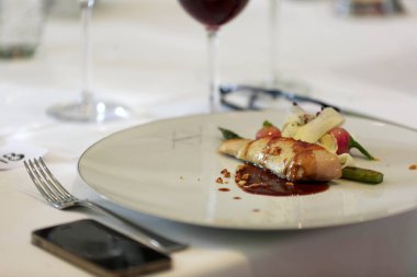 Brüksel 'de, Belçika' da bir gurme restoranında bir tabak yemek..