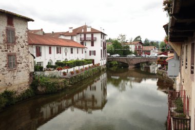 SAINT Jean PIED de bağlantı noktası