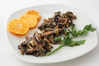 maydanoz ve turuncu ile mantar