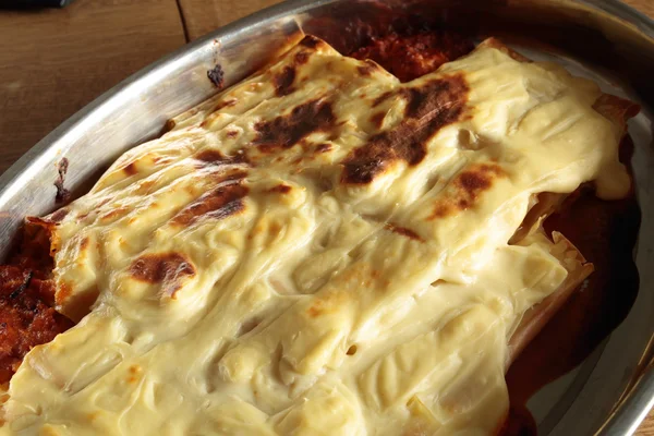 Horno casero de madera de lasaña — Foto de Stock