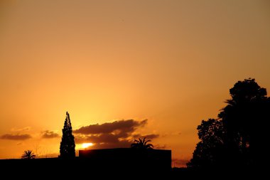 günbatımı siluetleri ile