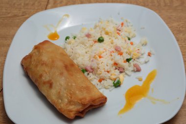 Tatlı ve ekşi sos ile Asya gıda