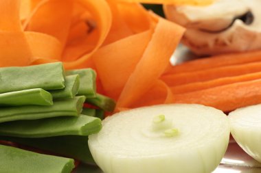 taze sebze ile tepsi