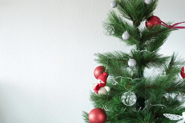 Vánoční stromeček s ozdobami — Stock fotografie