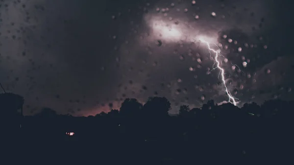 大きな雷雨の照明ストライキ — ストック写真