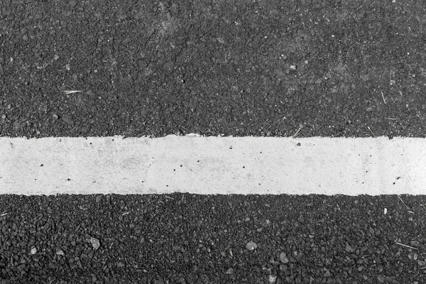 Texture de la route asphaltée avec ligne blanche — Photo