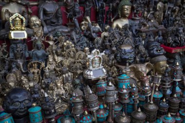 Kathmandu, Nepal 'deki hediyelik eşya dükkanında.