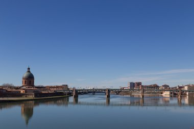 Toulouse Garonne Nehri üzerinden görünüm