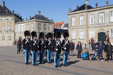 Kraliyet muhafızları Amalienborg Sarayı Kopenhag, Danimarka