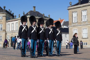 Kraliyet muhafızları Amalienborg Sarayı Kopenhag, Danimarka