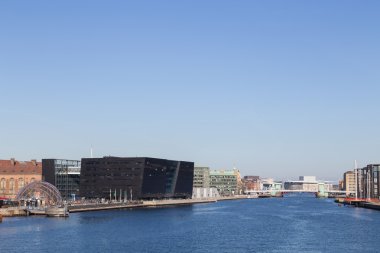 Copenhagen görünümüyle Kraliyet Kütüphanesi ve mobil sera