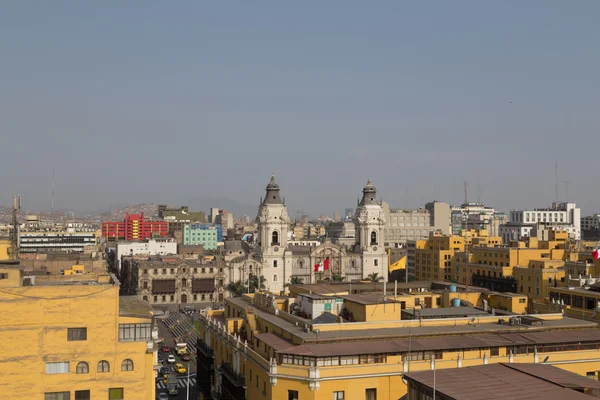 Vista da catedral e praça central em Lima, Peru — Fotografia de Stock