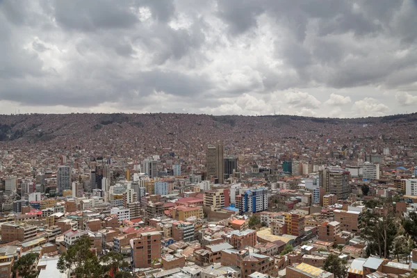De skyline van de stad van La Paz, Bolivia — Stockfoto