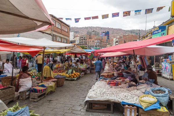 Mercado callejero en La Paz, Bolivia — Foto de Stock