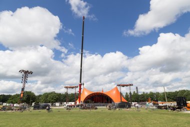 Roskilde Festival 2016 - turuncu sahne yapım aşamasında