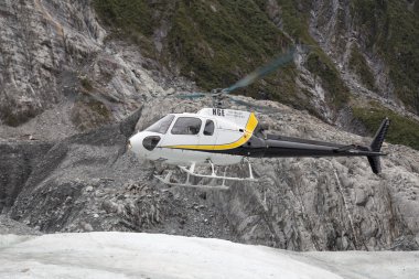 Helikopter Franz Josef buzulda iniş