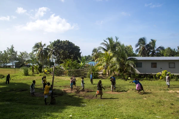 Γυναίκες του χωριού παίζοντας βόλεϊ, Νησιά Σολομώντα — Φωτογραφία Αρχείου