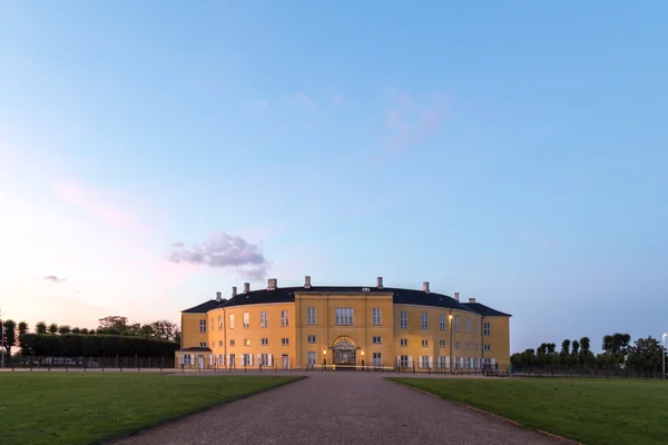 Gece tarafından Kopenhag Frederiksberg Kalesi — Stok fotoğraf