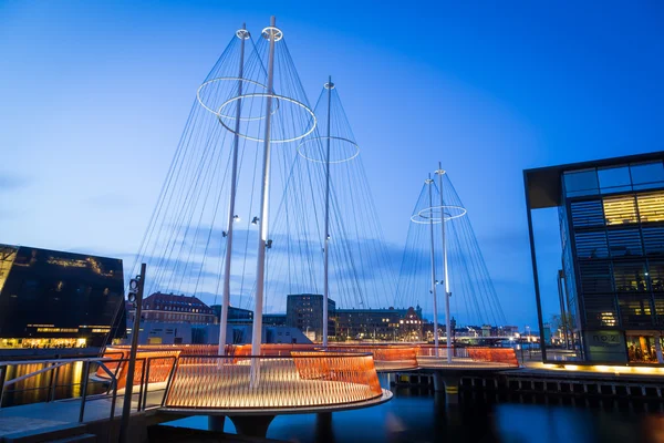코펜하겐에서 현대 원형 다리 — 스톡 사진