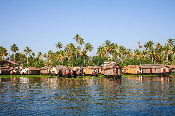 Péniches sur les Backwaters à Allepey — Photo