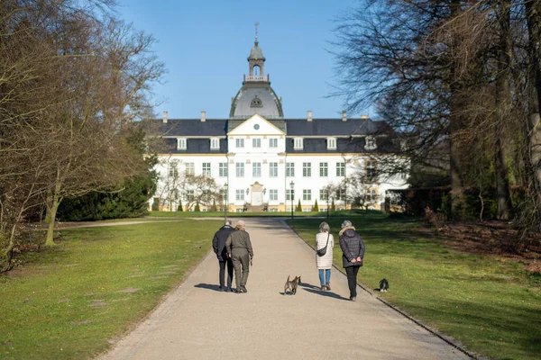 Charlottenlunds slott i Köpenhamn, Danmark — Stockfoto