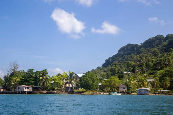 Vila local nas Ilhas Salomão — Fotografia de Stock