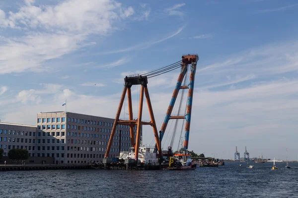 Schwimmbaukran — Stockfoto