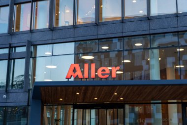 Kopenhag, Danimarka - 25 Ocak 2024: Aller Medya Binasına Giriş