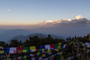 Sunrise Poon Hill Annapurna devre üzerinde