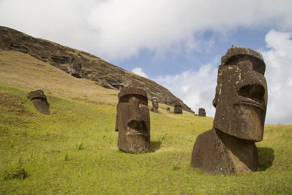 Kamieniołomie Rano Raraku na wyspie Wielkanocnej — Zdjęcie stockowe