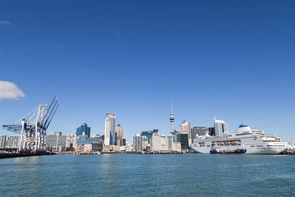 Auckland skyline med port — Stockfoto