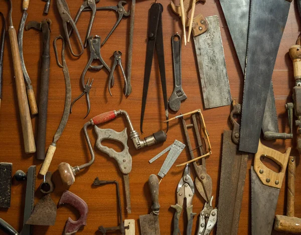 Старые Столярные Инструменты Старом Верстаке — стоковое фото