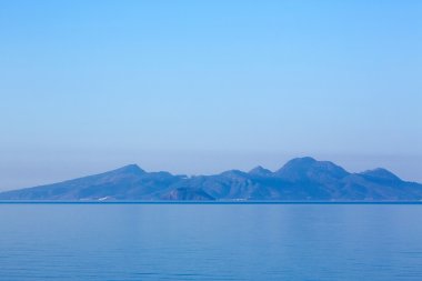 Nisyroslular'in volkan sabah ufukta