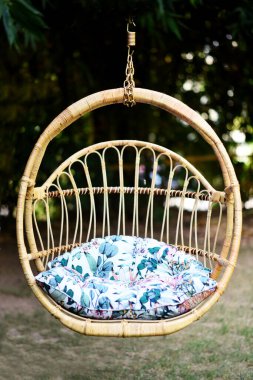 Wicker Stok fotoğrafından yarım yuvarlak şekilli kanat sandalyesi.