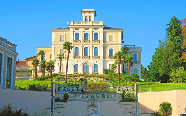 Villa Cantoni Een Historisch Gebouw Gelegen Arona Provincie Novara Gebouwd — Stockfoto